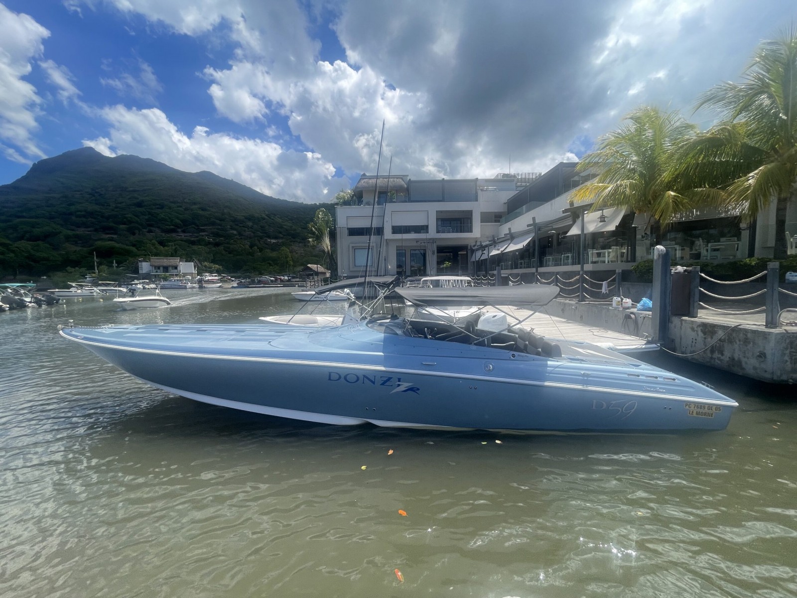 DONZI 35
